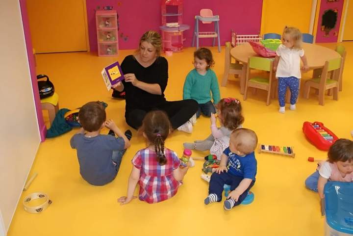 Educatrice micro-crèche La Teste-de-Buch